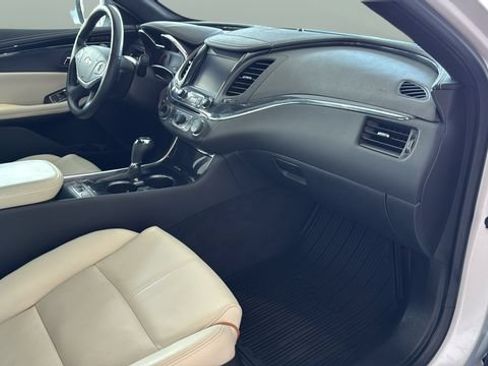 Used 2019 Chevrolet Impala Premier w/ Premier Convenience Package FWD image 20