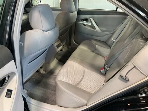 Used 2011 Toyota Camry SE w/ Fleet Convenience Pkg FWD image 18