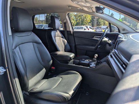 Used 2024 Kia Sportage EX FWD image 37