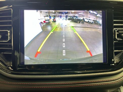 Used 2025 Dodge Durango GT AWD/4WD image 5
