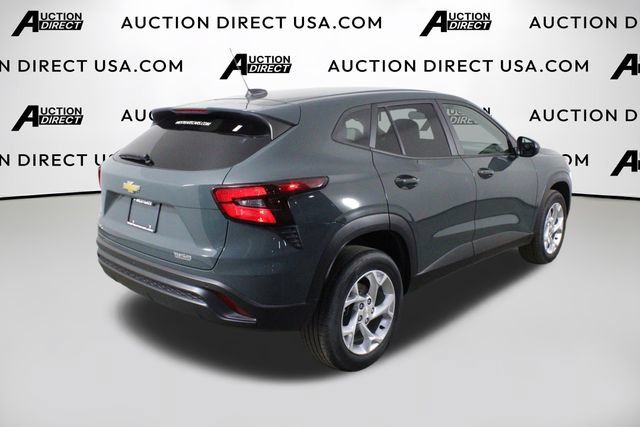 Used 2025 Chevrolet Trax LS w/ LS Convenience Package FWD image 37
