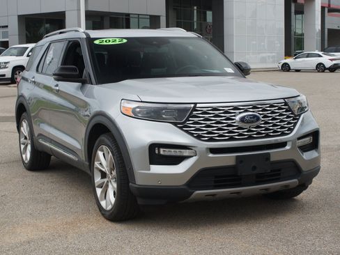 Used 2022 Ford Explorer Platinum w/ Equipment Group 601A AWD/4WD image 26