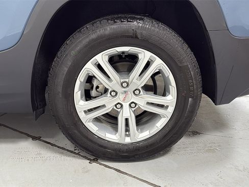 Used 2024 GMC Terrain SLE w/ Driver Convenience Package image 23