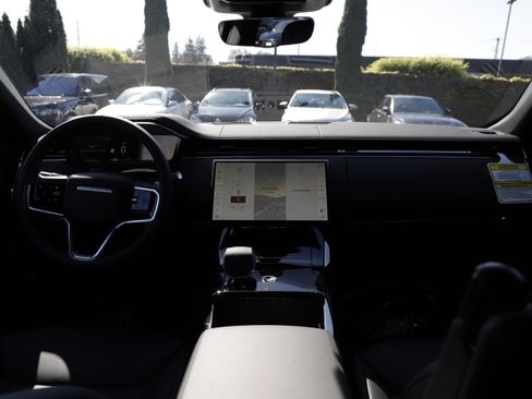 New 2026 Land Rover Range Rover Sport SE AWD/4WD image 18