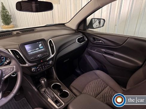 Used 2018 Chevrolet Equinox LT image 11