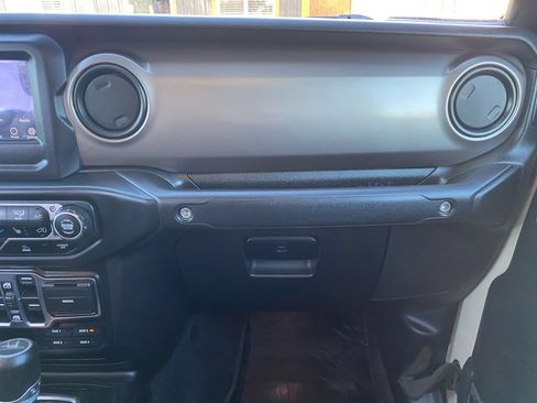 Used 2020 Jeep Gladiator Sport w/ Quick Order Package 24S AWD/4WD image 21
