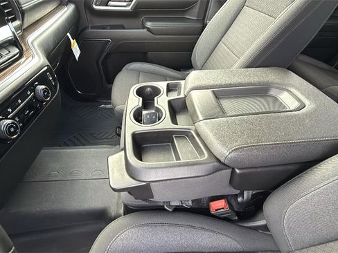 Used 2024 Chevrolet Silverado 2500 LT image 24