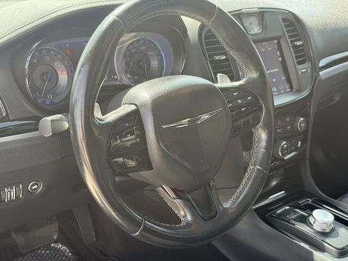 Used 2018 Chrysler 300 S w/ 300S Premium Group image 12