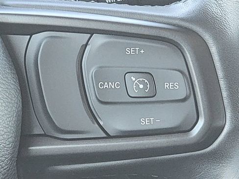 Certified 2023 Jeep Wrangler Unlimited w/ Cold Weather Group image 33