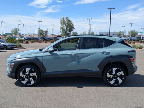 Used 2025 Hyundai Kona Limited AWD/4WD image 2