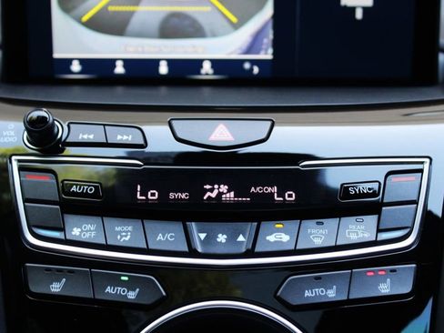 Used 2024 Acura RDX SH-AWD image 26