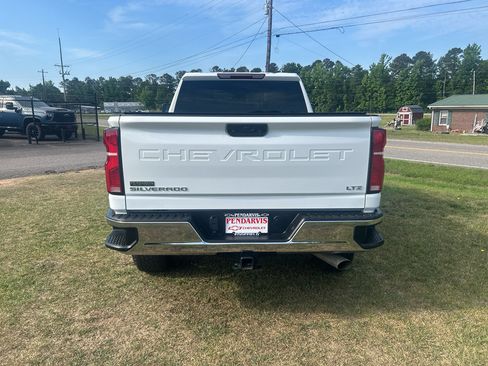 Used 2026 Chevrolet Silverado 2500 LTZ AWD/4WD image 13