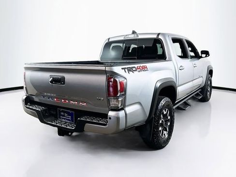 Used 2022 Toyota Tacoma TRD Off-Road w/ Technology Package AWD/4WD image 11