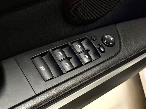 Used 2011 BMW 335i Convertible RWD image 12
