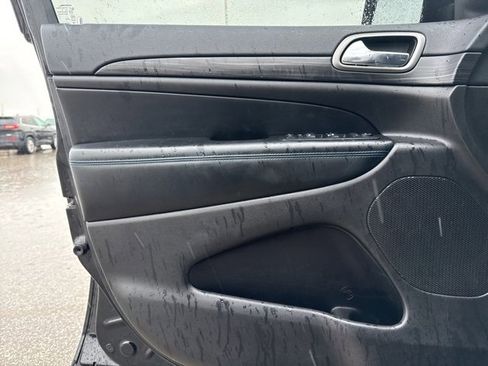 Used 2019 Jeep Grand Cherokee Laredo image 13