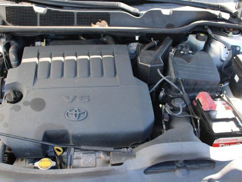 Used 2013 Toyota Venza Limited image 41