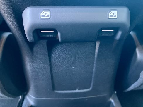 Used 2024 Jeep Wrangler Unlimited w/ Convenience Group image 39