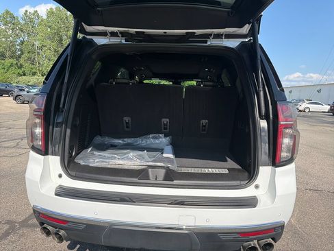 Used 2023 Chevrolet Tahoe Premier AWD/4WD image 26