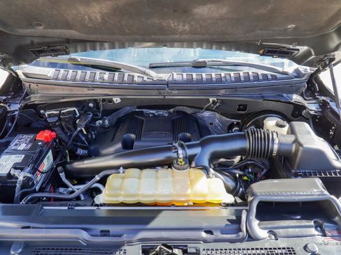 Used 2019 Ford Expedition Platinum image 11