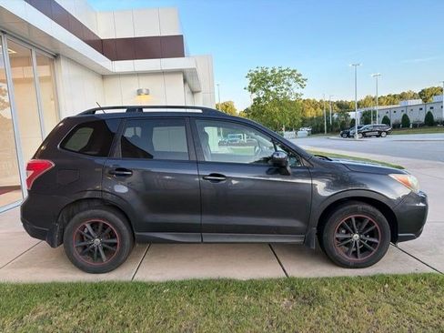 Used 2015 Subaru Forester 2.5i Premium w/ All-Weather Package AWD/4WD image 6