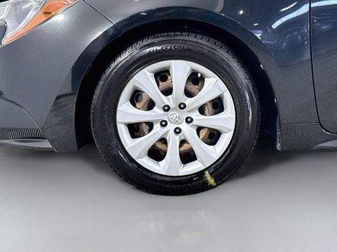 Used 2020 Toyota Corolla LE FWD image 38