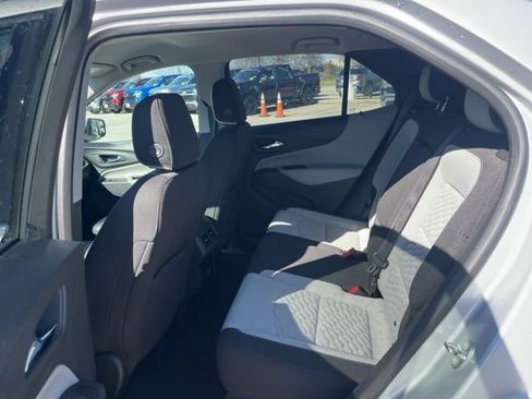 Used 2018 Chevrolet Equinox LT image 29