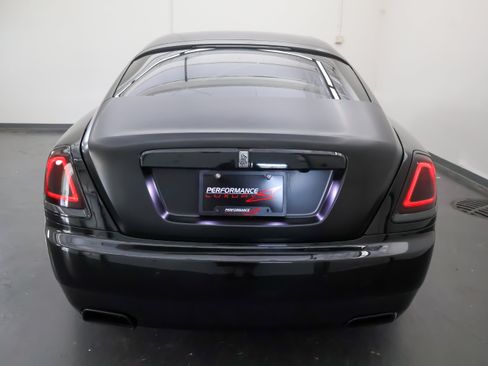 Used 2018 Rolls-Royce Wraith RWD image 4