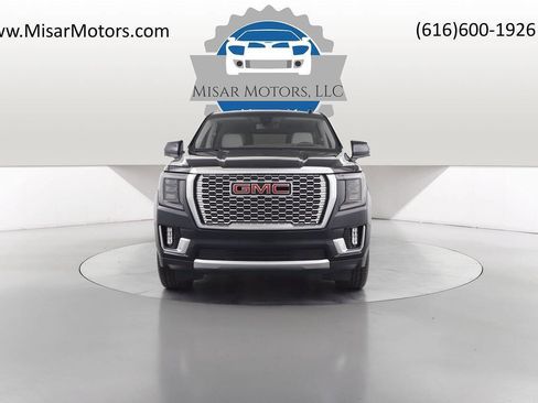 Used 2022 GMC Yukon XL Denali image 9