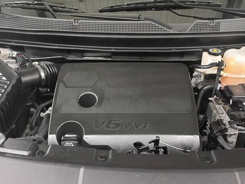 Used 2023 Chevrolet Traverse RS w/ LPO, Cargo Package AWD/4WD image 9