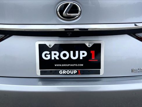 Used 2024 Lexus ES 350 w/ Premium Package FWD image 10