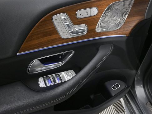 Certified 2025 Mercedes-Benz GLS 450 4MATIC image 8