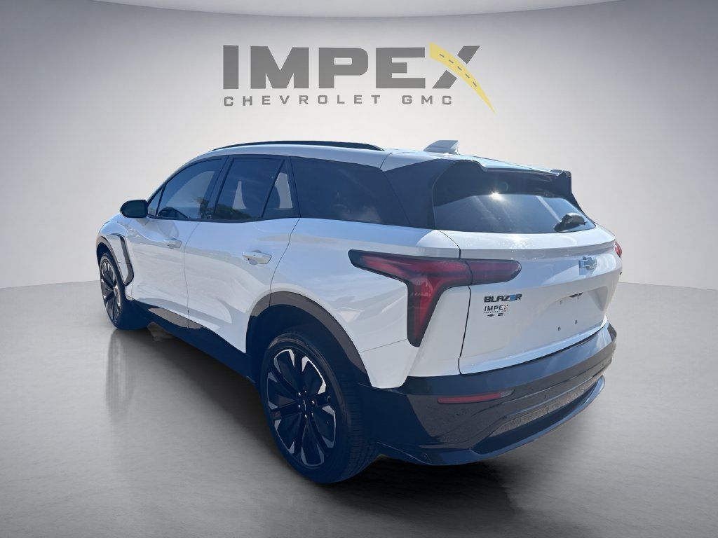 Used 2024 Chevrolet Blazer EV RS AWD/4WD image 3