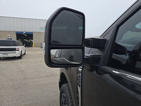 Used 2023 Ford F250 Platinum AWD/4WD image 10