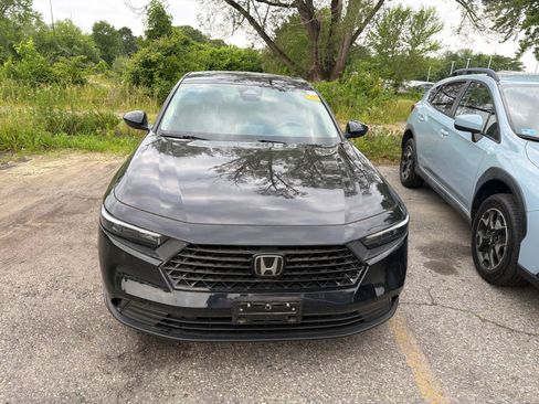 Used 2023 Honda Accord EX image 5
