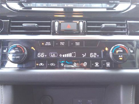 Used 2025 Nissan Pathfinder SV AWD/4WD image 17