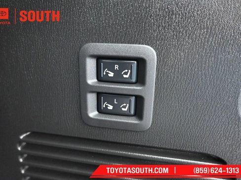 Used 2024 INFINITI QX80 Sensory AWD/4WD image 36