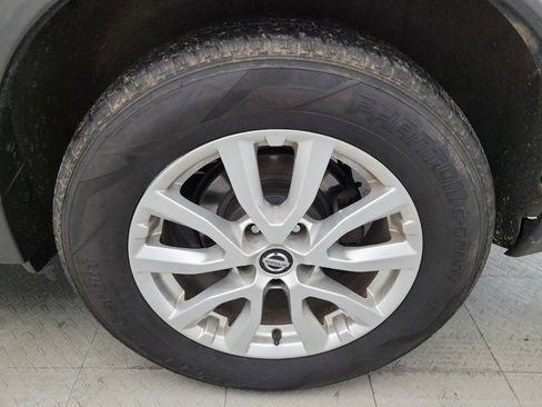 Used 2017 Nissan Rogue SV image 31