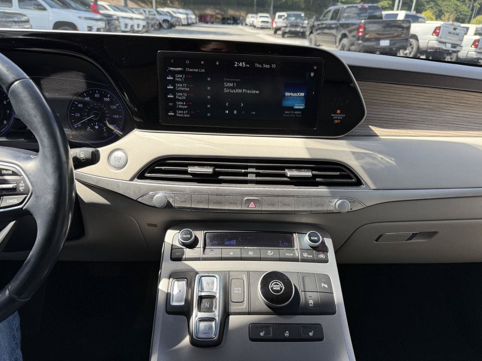 Used 2022 Hyundai Palisade SEL w/ Premium Package FWD image 17