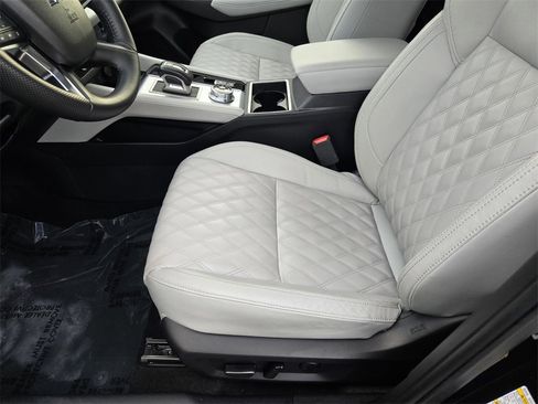 Used 2024 Mitsubishi Outlander SEL Black Edition image 25