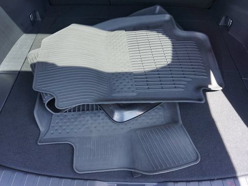 Used 2025 Toyota RAV4 XLE w/ Convenience Package FWD image 33