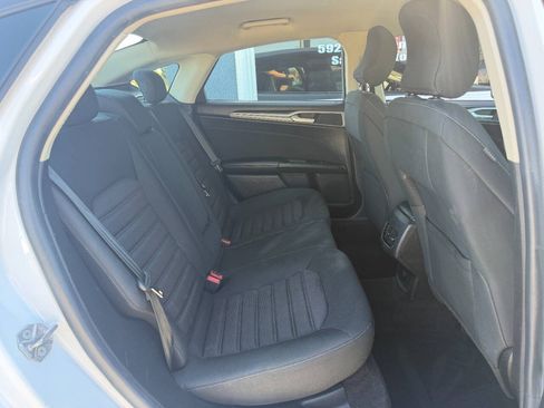 Used 2019 Ford Fusion SE FWD image 13