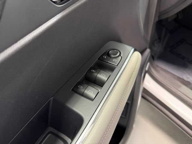 Certified 2026 GMC Acadia Elevation w/ Elevation Premium Package FWD image 12