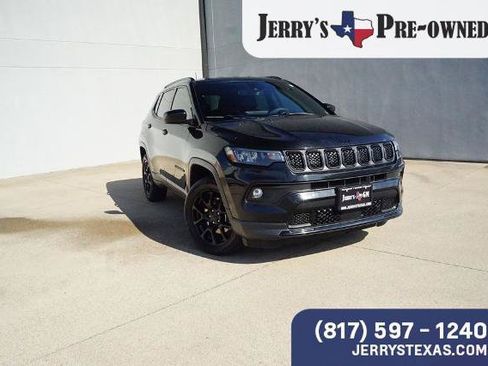 Used 2023 Jeep Compass Latitude w/ Convenience Group AWD/4WD image 6