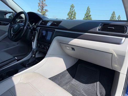 Used 2017 Volkswagen Passat 1.8T R-Line image 19