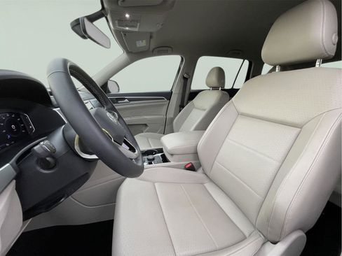 Used 2023 Volkswagen Atlas SE w/ Black Wheel Package image 15