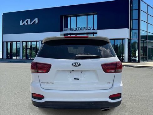 Used 2020 Kia Sorento FWD V6 image 5