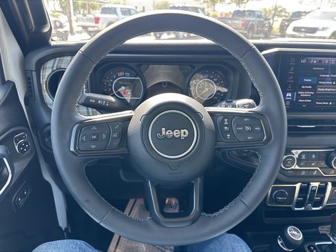 Used 2026 Jeep Wrangler Unlimited Sport AWD/4WD image 8