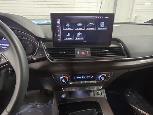 Used 2023 Audi Q5 2.0T Premium w/ Convenience Package AWD/4WD image 17