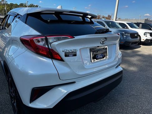 Used 2020 Toyota C-HR XLE image 13