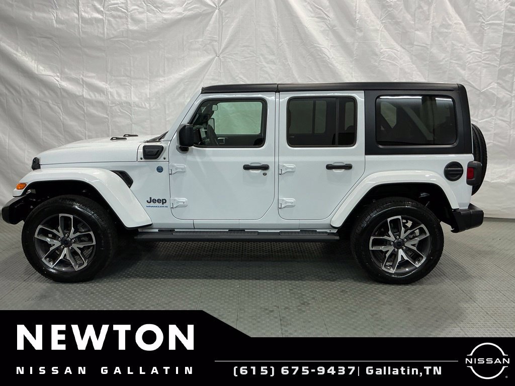 Used 2024 Jeep Wrangler Unlimited w/ Convenience Group AWD/4WD image 3
